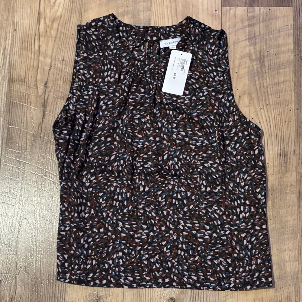 Evereve Women's Sleeveless printed blouse